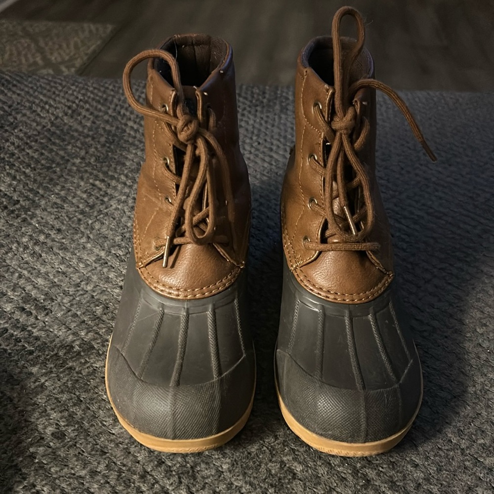 Sperry waterproof boots, size 4